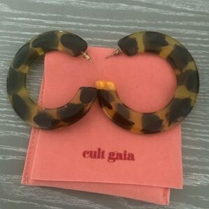 Cult Gaia large resin Tortoise Hoops never worn